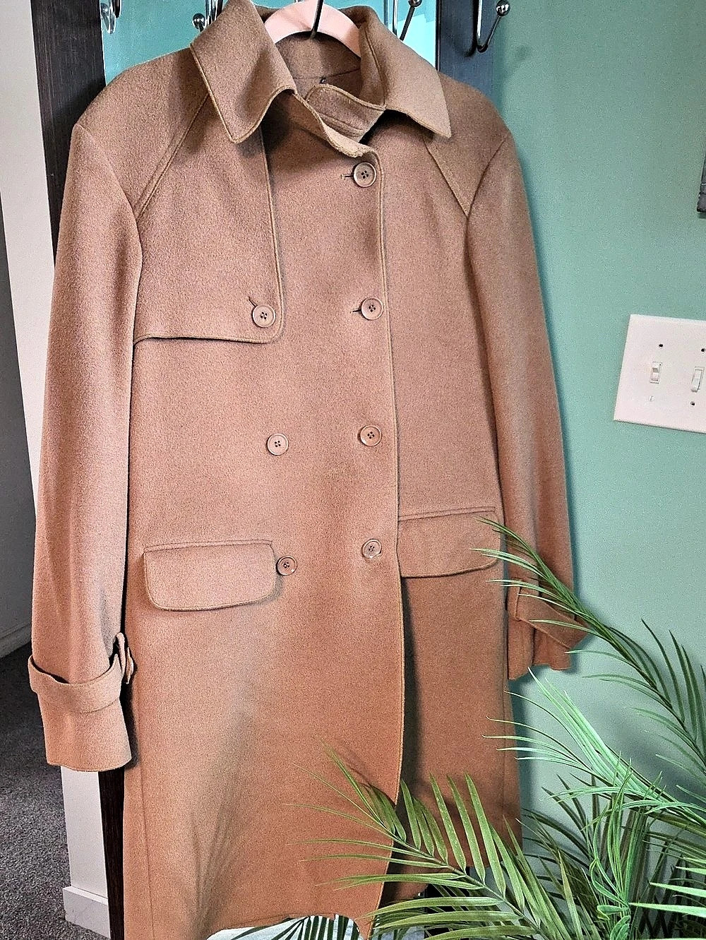 BCBGMAXAZRIA Brown Trench Coat Like New